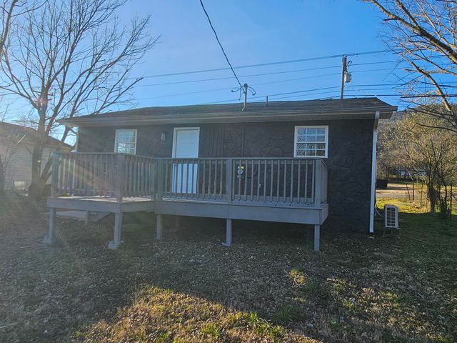 1317 S Cedar Avenue, South Pittsburg, TN 37380