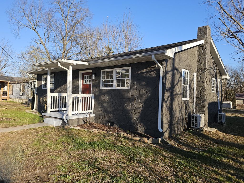 1317 S Cedar Avenue, South Pittsburg, TN 37380