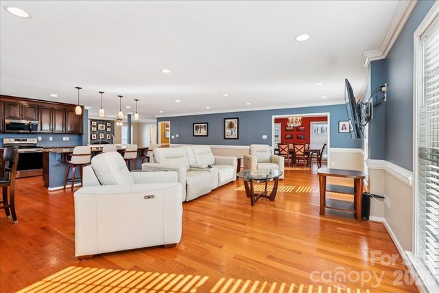 1426 Ashstead Lane, Matthews, NC 28105