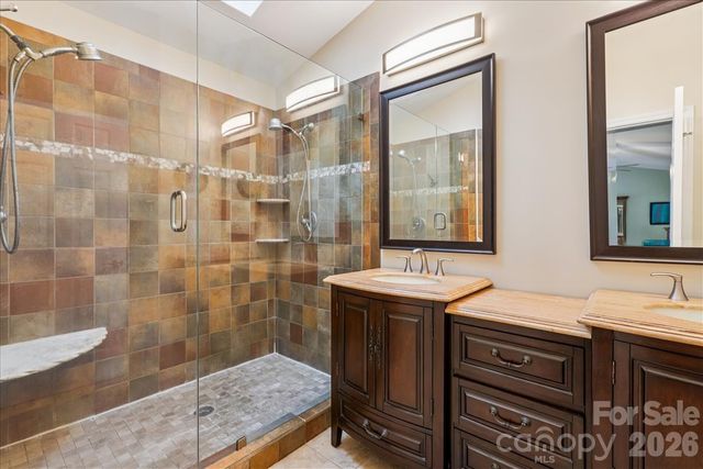 1426 Ashstead Lane, Matthews, NC 28105