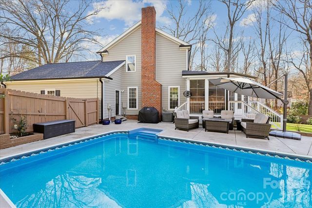 1426 Ashstead Lane, Matthews, NC 28105