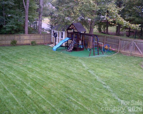 1426 Ashstead Lane, Matthews, NC 28105