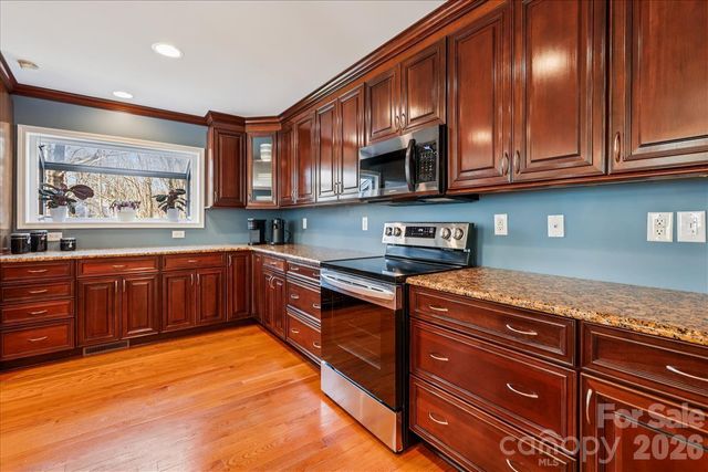 1426 Ashstead Lane, Matthews, NC 28105