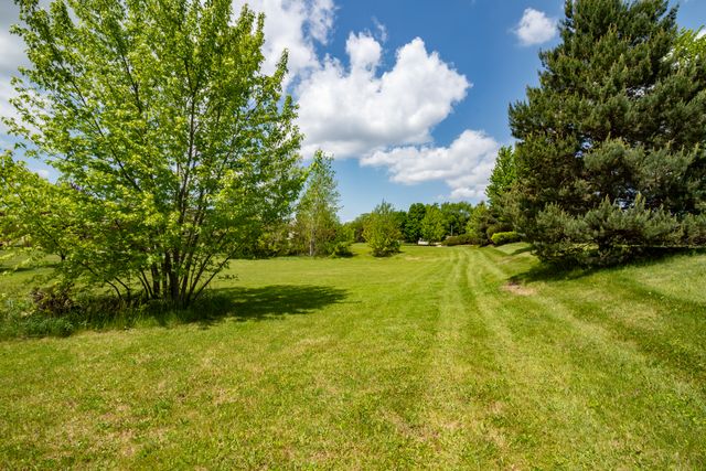 2601 Sanctuary Lane, Spring Grove, IL 60081