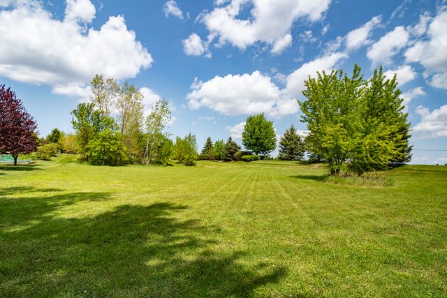 2601 Sanctuary Lane, Spring Grove, IL 60081