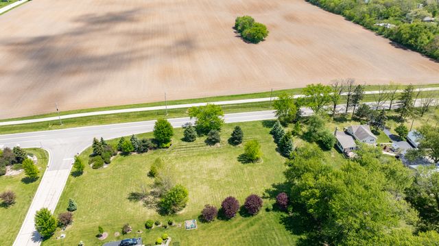 2601 Sanctuary Lane, Spring Grove, IL 60081