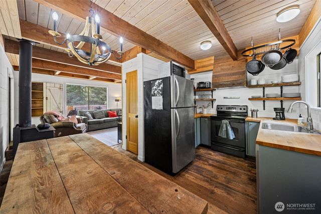281 Wilderness Lane, Easton, WA 98925