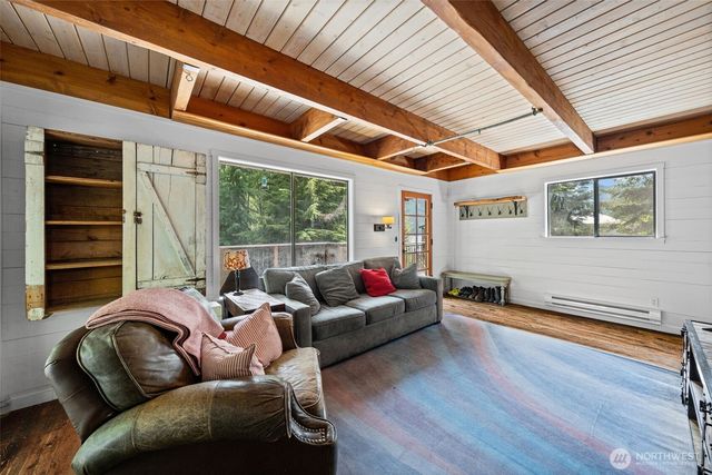 281 Wilderness Lane, Easton, WA 98925