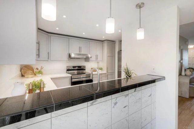 4024 Crystal Dawn Lane 103, San Diego, CA 92122