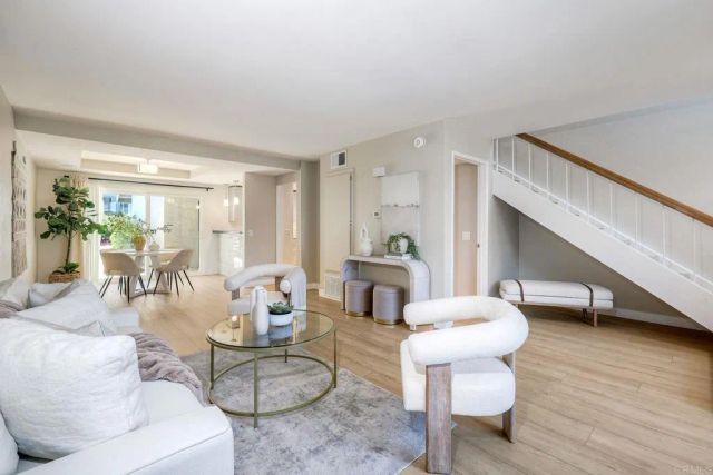 4024 Crystal Dawn Lane 103, San Diego, CA 92122