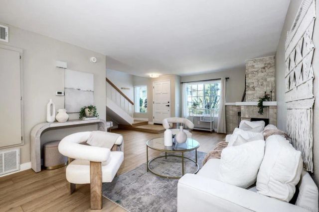 4024 Crystal Dawn Lane 103, San Diego, CA 92122