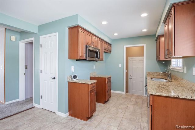 36610 Tessens Drive, Clinton Township, MI 48035