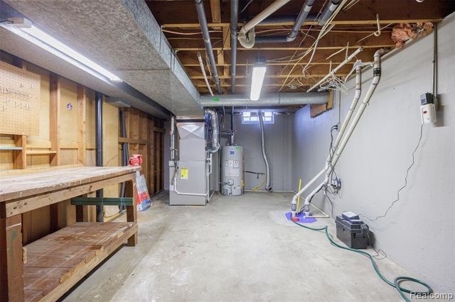 36610 Tessens Drive, Clinton Township, MI 48035