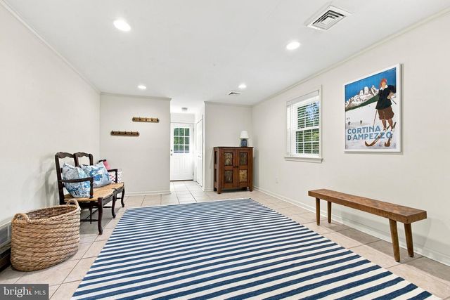 476 SCHOOL HOUSE LN, Devon, PA 19333