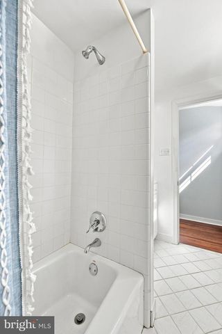 476 SCHOOL HOUSE LN, Devon, PA 19333