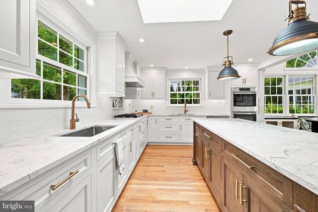476 SCHOOL HOUSE LN, Devon, PA 19333