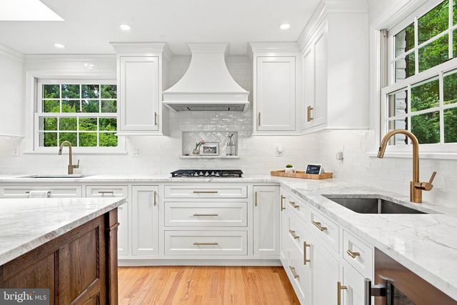 476 SCHOOL HOUSE LN, Devon, PA 19333