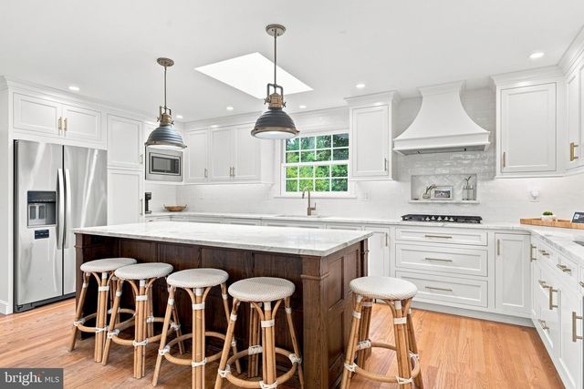 476 SCHOOL HOUSE LN, Devon, PA 19333