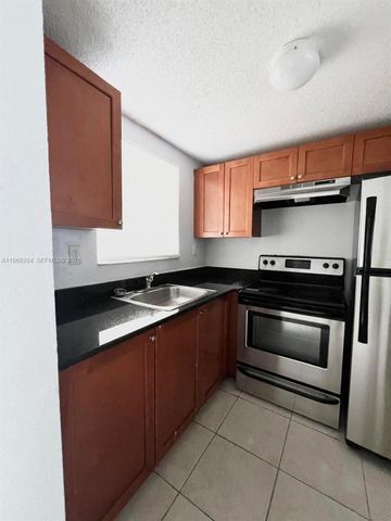 4271 NW 5th St 114, Plantation, FL 33317