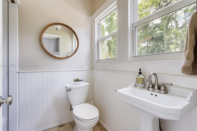 665 NE 120th St, Biscayne Park, FL 33161