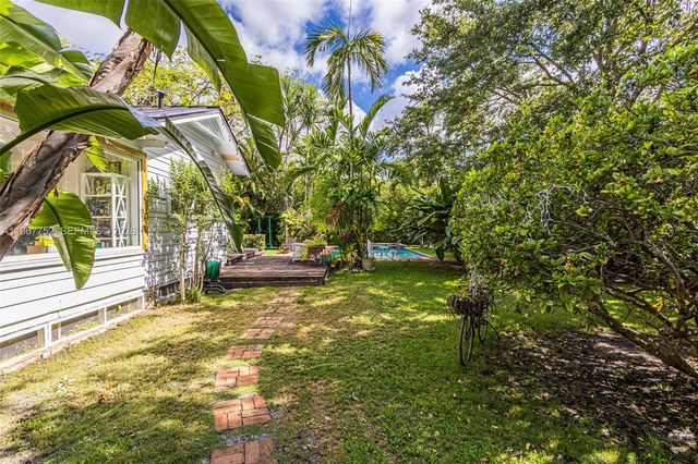 665 NE 120th St, Biscayne Park, FL 33161