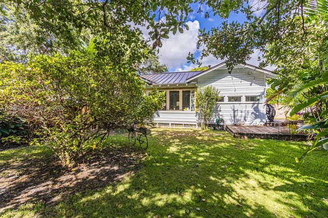 665 NE 120th St, Biscayne Park, FL 33161