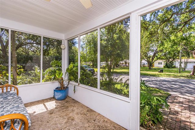 665 NE 120th St, Biscayne Park, FL 33161