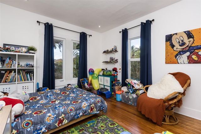 665 NE 120th St, Biscayne Park, FL 33161