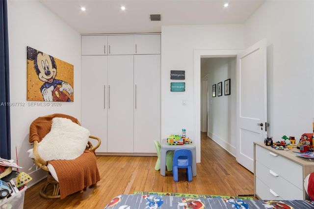 665 NE 120th St, Biscayne Park, FL 33161