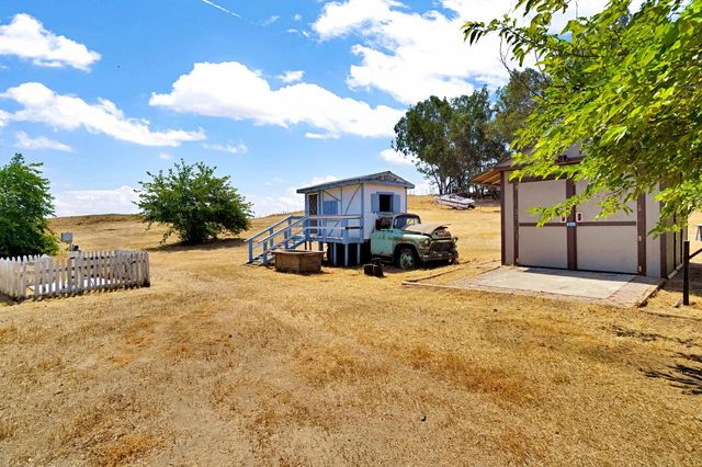 19609 Claremont Road, Madera, CA 93638
