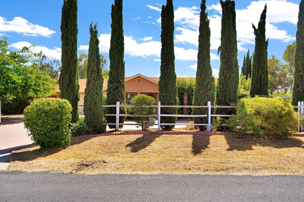 Image 1 of property listing at 19609 Claremont Road, Madera, CA 93638