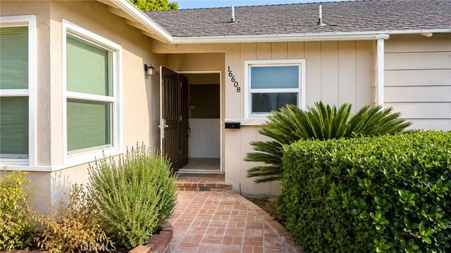 16508 Knapp, North Hills, CA 91343