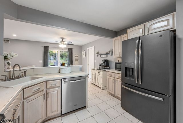 9 FOX CHASE ROAD, Jefferson Twp., NJ 07438