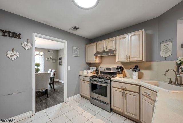 9 FOX CHASE ROAD, Jefferson Twp., NJ 07438