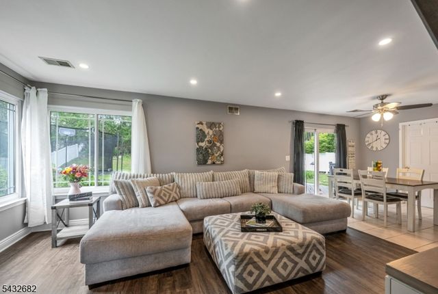 9 FOX CHASE ROAD, Jefferson Twp., NJ 07438