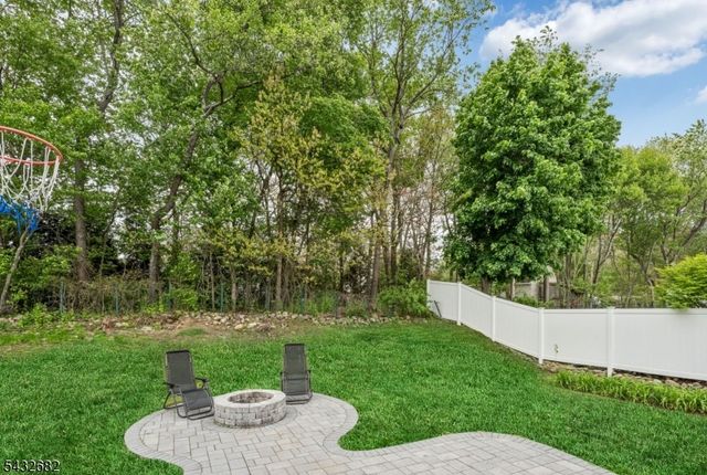 9 FOX CHASE ROAD, Jefferson Twp., NJ 07438