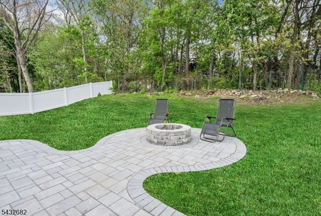 9 FOX CHASE ROAD, Jefferson Twp., NJ 07438