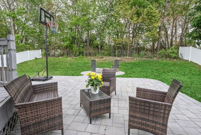 9 FOX CHASE ROAD, Jefferson Twp., NJ 07438