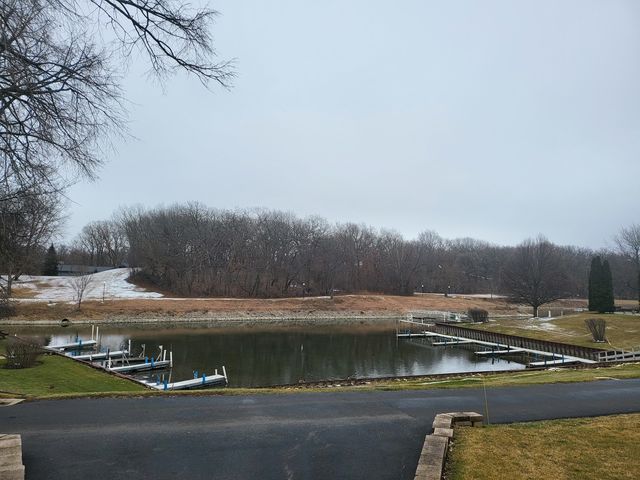 32 Montego Colony 7, Fox Lake, IL 60020