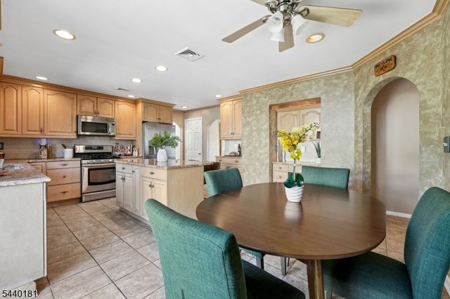 42 Daka Ct, Bloomfield Twp., NJ 07003