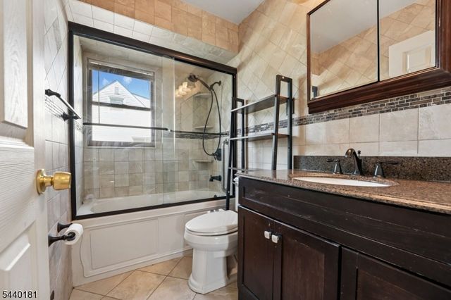 42 Daka Ct, Bloomfield Twp., NJ 07003