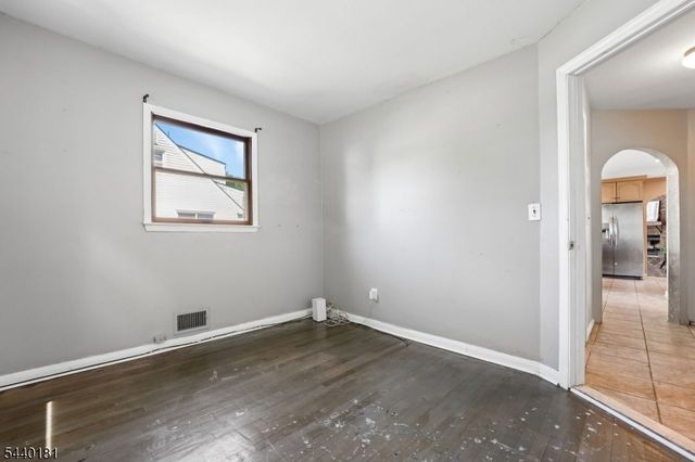 42 Daka Ct, Bloomfield Twp., NJ 07003