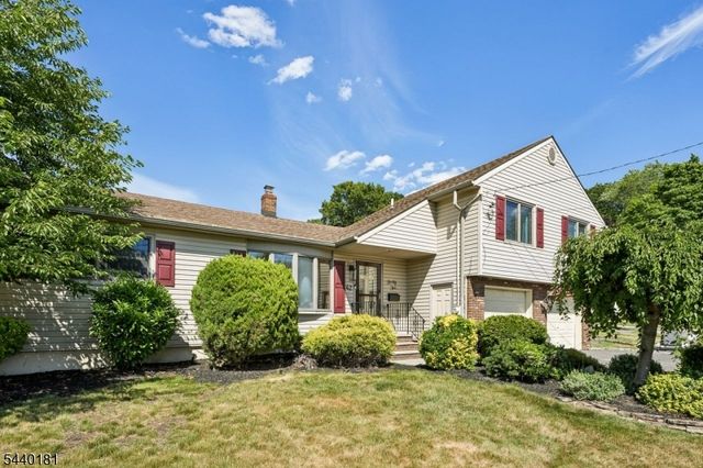 42 Daka Ct, Bloomfield Twp., NJ 07003