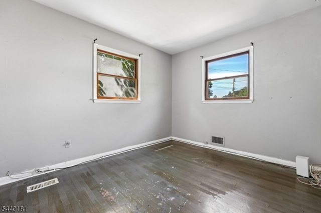 42 Daka Ct, Bloomfield Twp., NJ 07003