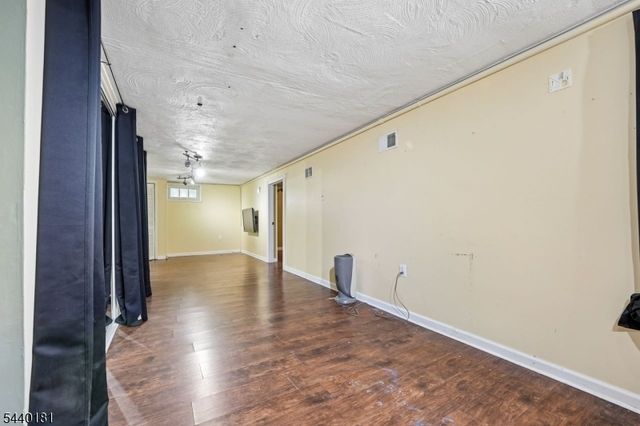42 Daka Ct, Bloomfield Twp., NJ 07003