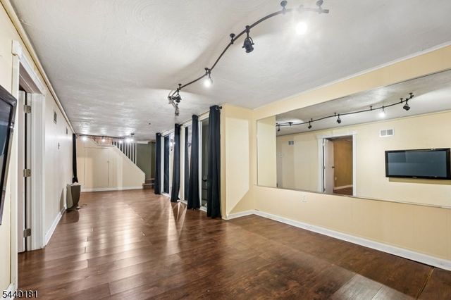 42 Daka Ct, Bloomfield Twp., NJ 07003