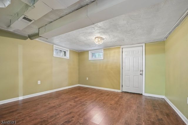 42 Daka Ct, Bloomfield Twp., NJ 07003