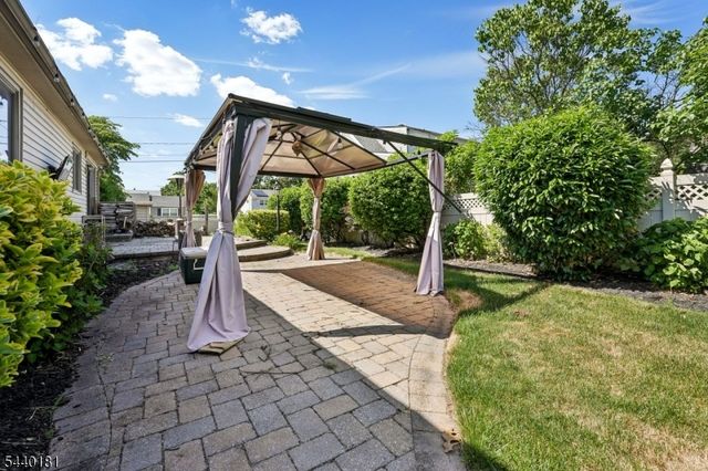42 Daka Ct, Bloomfield Twp., NJ 07003