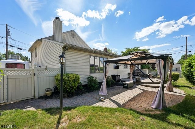 42 Daka Ct, Bloomfield Twp., NJ 07003