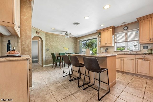 42 Daka Ct, Bloomfield Twp., NJ 07003